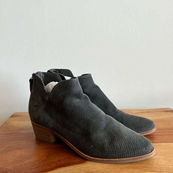Dolce Vita Karsen Bootie - Size 8 - Picture 10 of 14